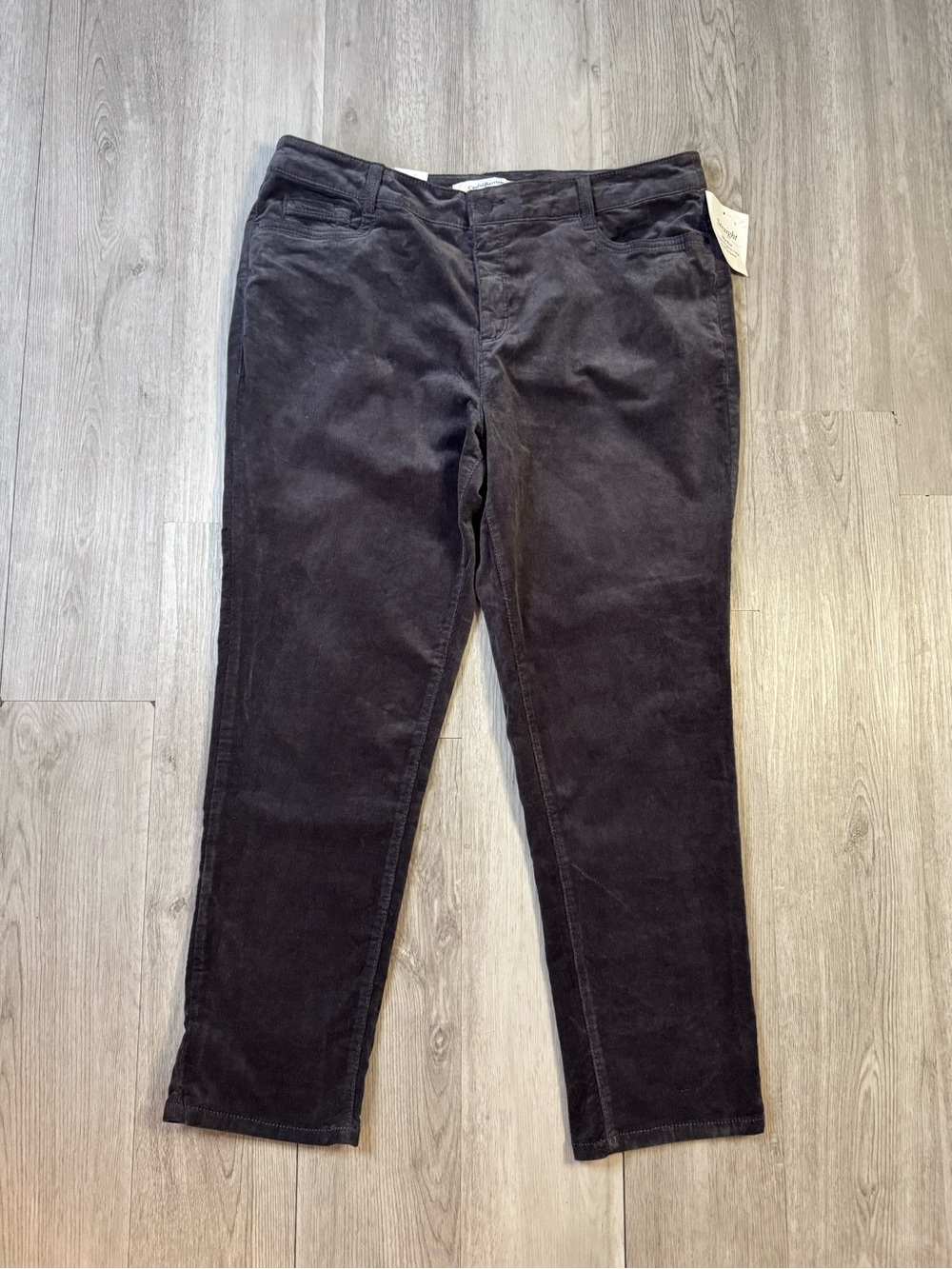 Croft & Barrow Women’s Petite Corduroy Straight Leg Mid Rise Pants Gray 16P NWT.